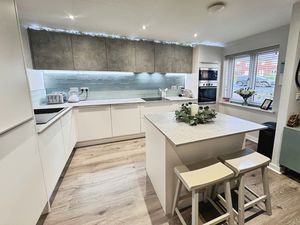 Photo 7- click for photo gallery